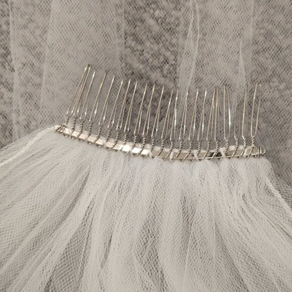 White Wedding Veil - 7' 6" - Picture 4 of 5